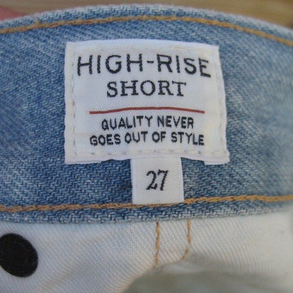 NWOT Levis Made and Crafted Cheeky Light Wash High Rise Cut Off Shorts - Picture 10 of 10